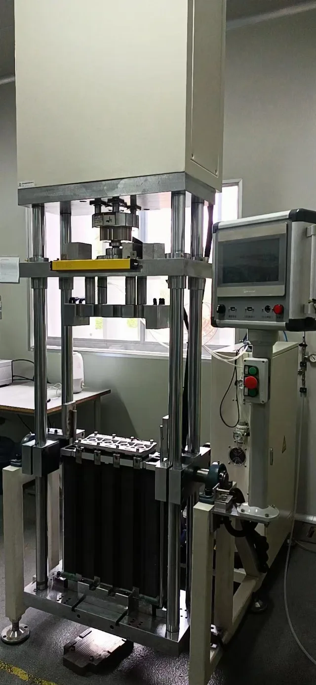 Fuel cell stack being assembled in the servo press